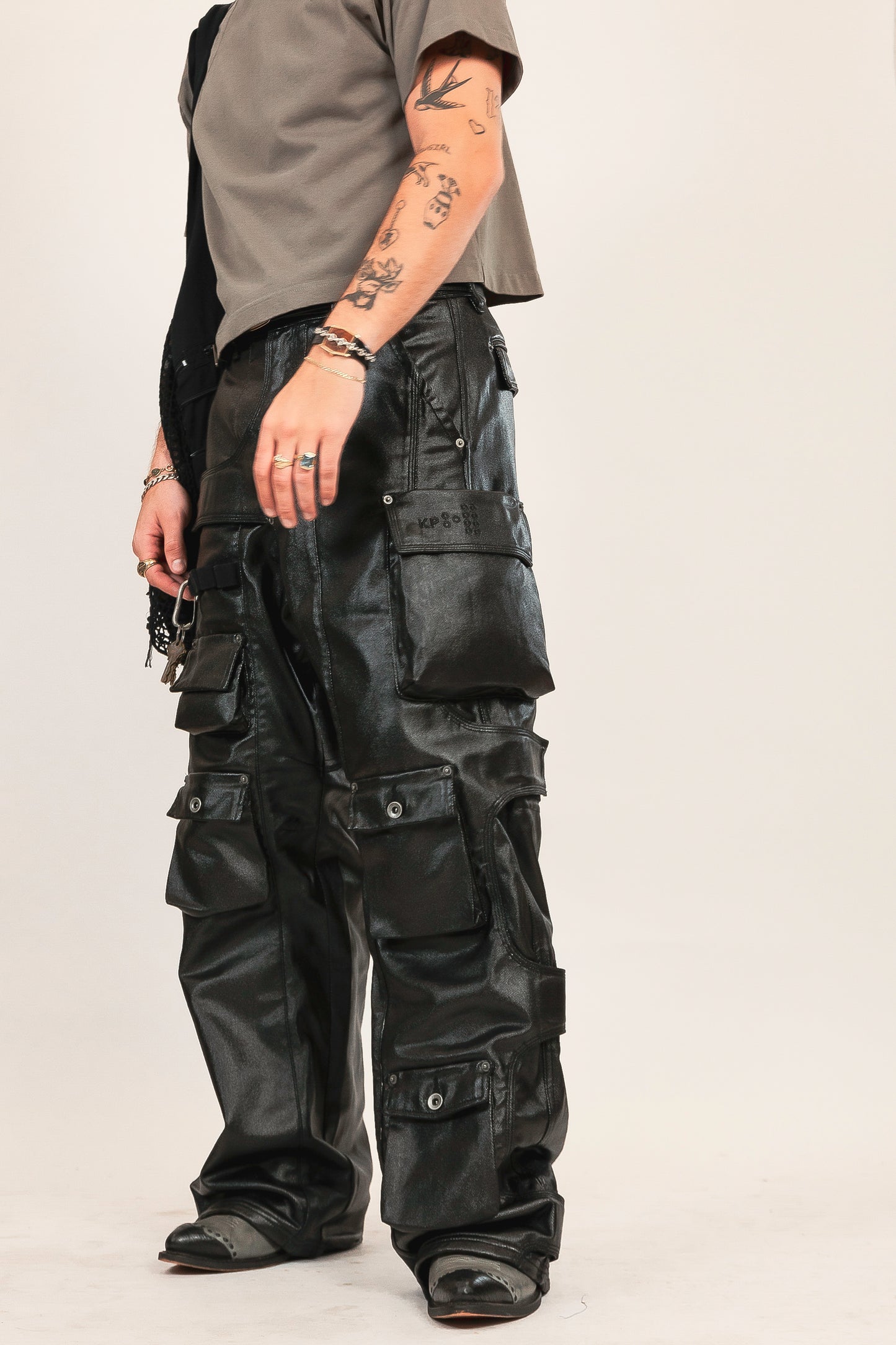 KP2144 CARGO PANTS- WAXED BLACK